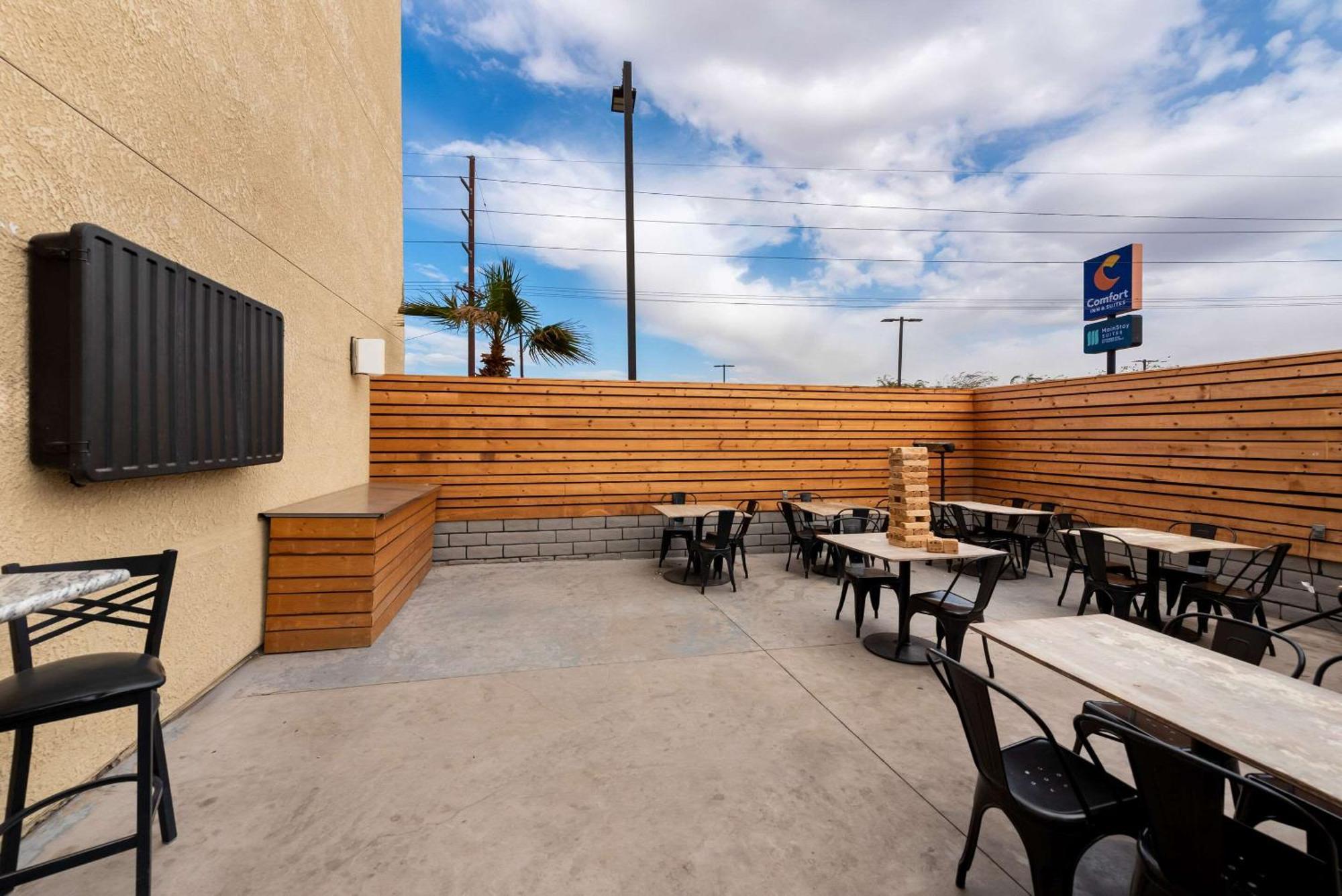 Hotel Comfort Inn&suites I-8
