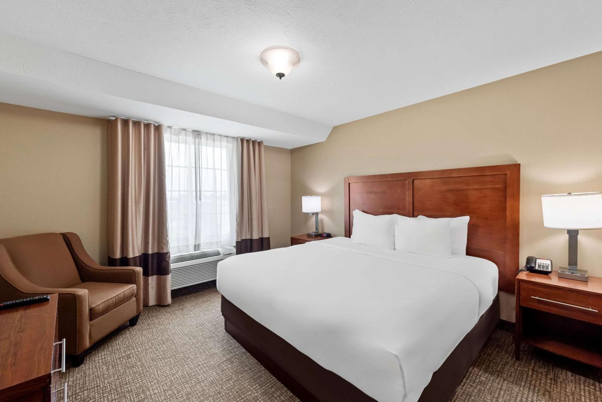 Comfort Inn&suites I-8 Hotel 2*