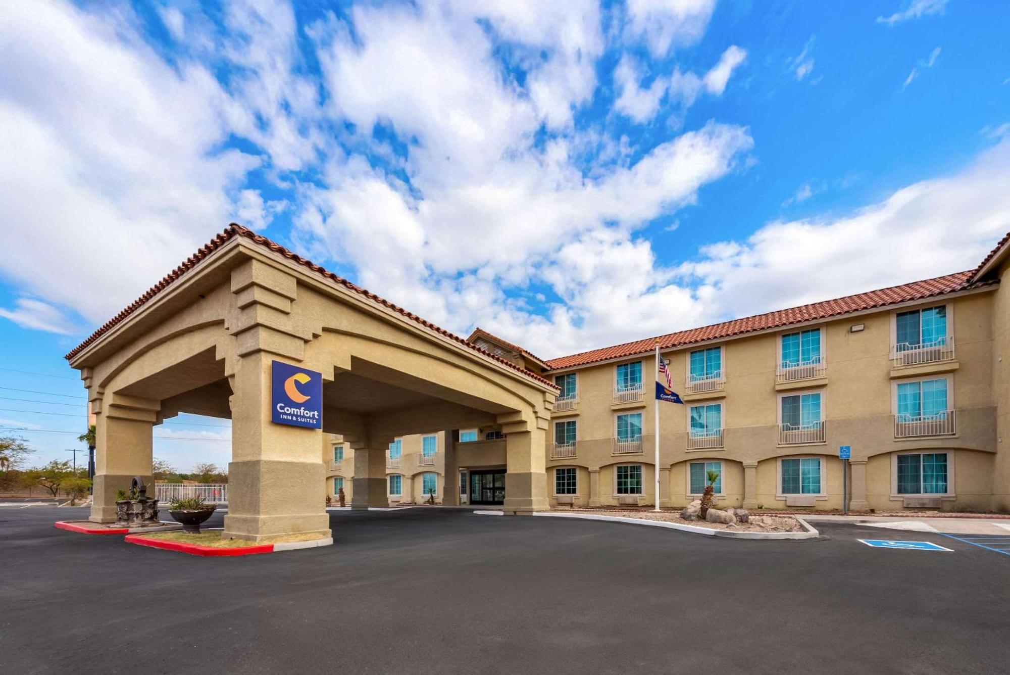 Comfort Inn&suites I-8 Hotel