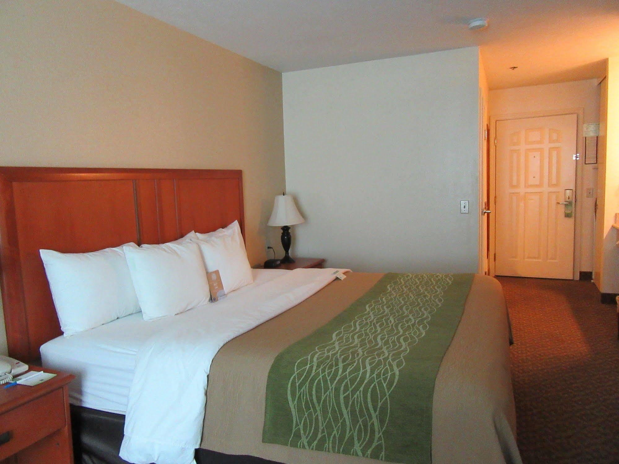 Comfort Inn&suites I-8 Hotel 2*